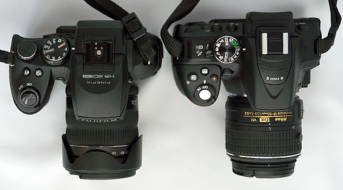 Finepix HS30EXRとD5300