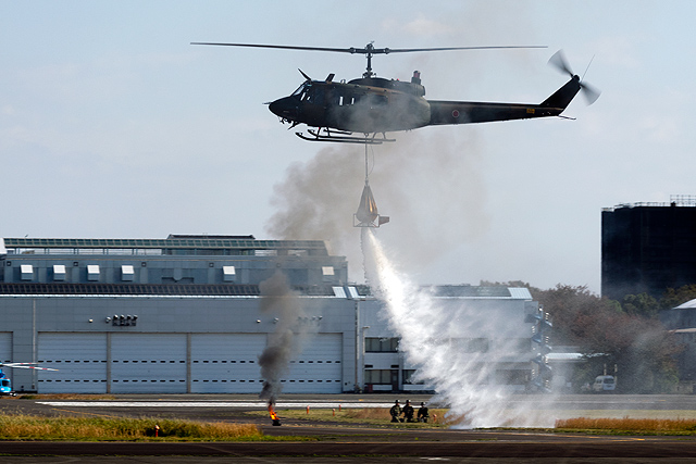 UH-1 空中消火